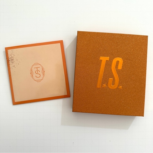 Taylor Swift TLOAS Showgirl Eye Keychain Photo Cards Limited Edition NWT - Picture 8 of 10